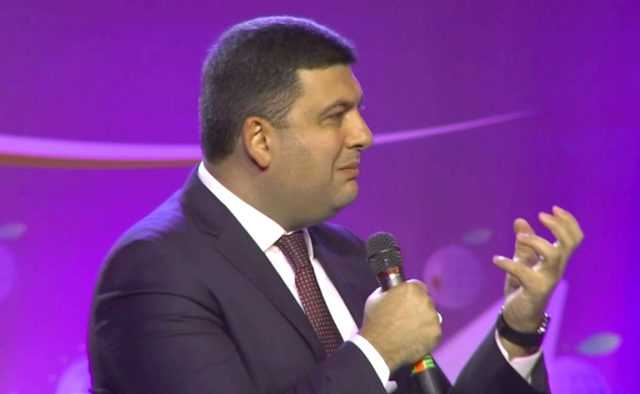 Дефолт все ближе: за чей счет решил спасаться Гройсман