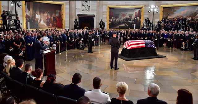 В США прощаются с большим другом Украины Маккейном: опубликованы фото и видео