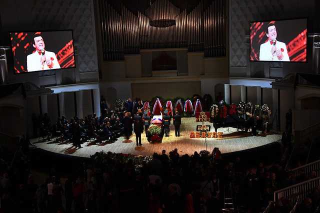 В Москве провели в последний путь Кобзона: кто пришел на похороны