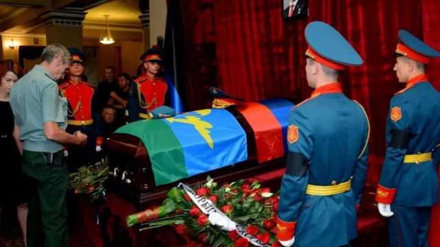 Гроб с телом Захарченко ненадолго открыли перед погребением — опубликовано фото