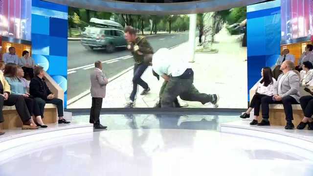 В Донецке в прямом эфире боевик напал на российского пропагандиста