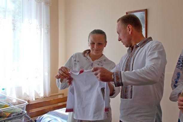 Мер Чернігова Атрошенко розкритикував вишиванки та вітання «Слава Україні»