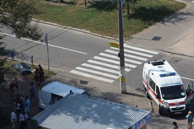 В Киеве посреди улицы обнаружили труп: что известно