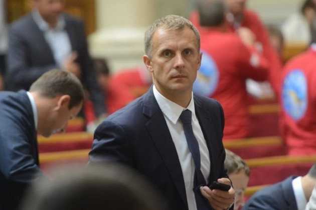 Нечем платить зарплату бюджетникам: нардеп поднял вопрос о пересмотре текущего бюджета