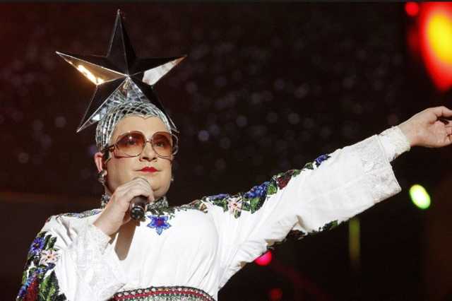 С Лорак и женой Медведева: Сердючка тайно отправилась в РФ развлекать звезд