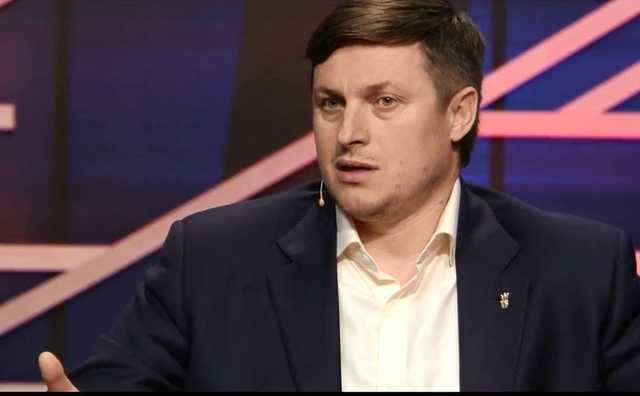 Осуховский: Кто хочет дружить с Россией, пакуйте чемоданы и валите туда