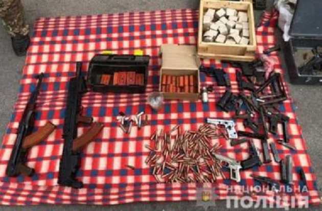 Адепты «Белого братства», крышуемые полицией, устроили войну за наркорынок