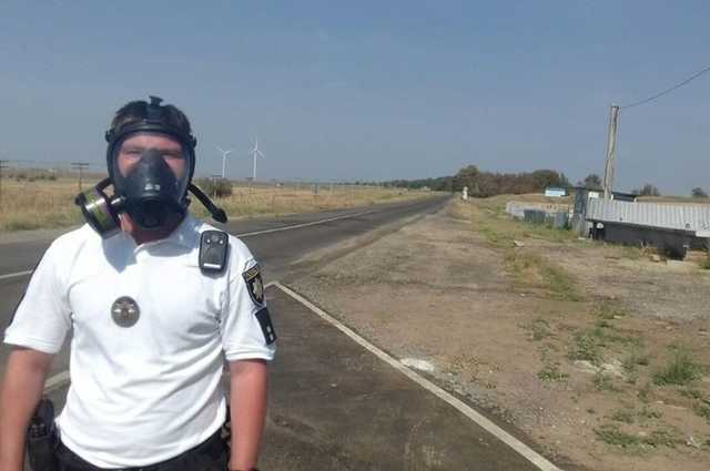 Оружие ржавеет моментально. Полиция на границе с Крымом надела противогазы