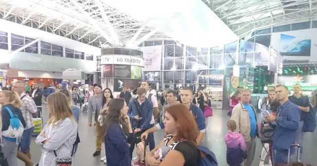 Вместо Турции - ’’Борисполь’’: в Киеве застряли 170 пассажиров ’’Bravo’’