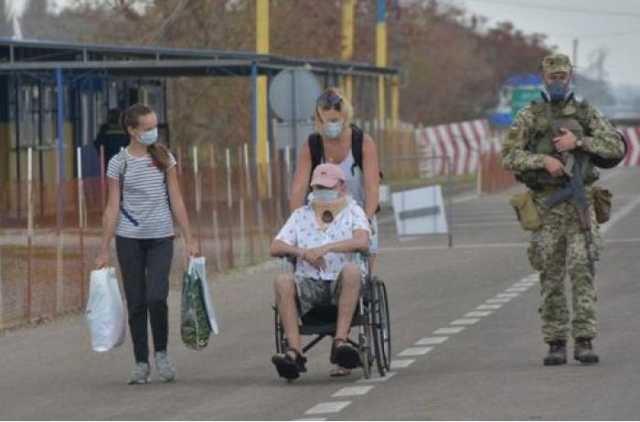 В сети показали фото странного неба в Крыму после химической катастрофы