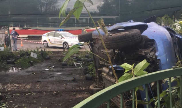 В Киеве пьяный водитель насмерть сбил женщину на тротуаре