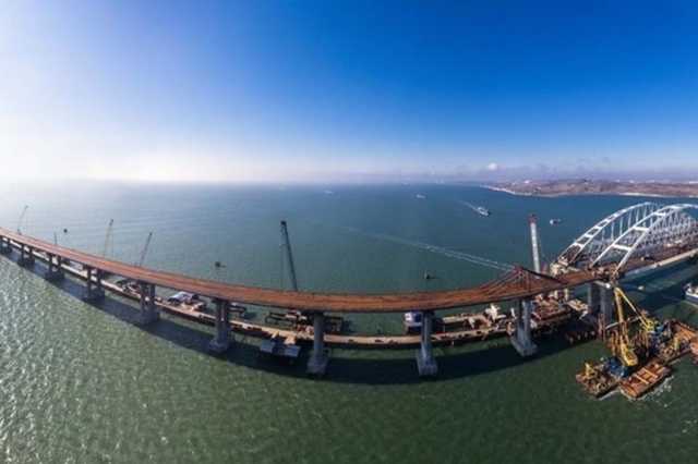 С Крымским мостом произошло ЧП: опубликовано новое видео разрушений