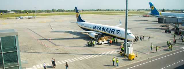 Ryanair  :       