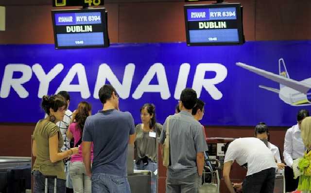  Ryanair  :      