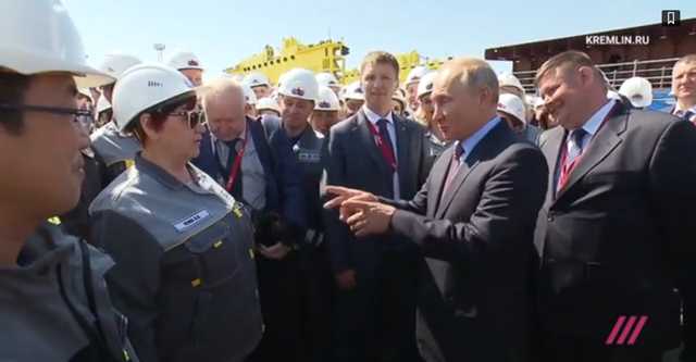 ’’Ботоксный палится’’: провальная беседа Путина с рабочими исчезла