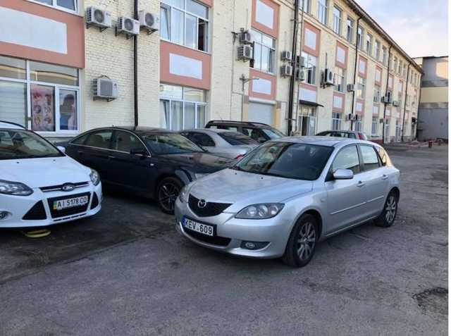 Автохам на нерастаможенной Mazda стал героем соцсетей