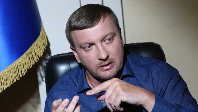 Суд обязал НАБУ расследовать «бесквартирного» министра юстиции Петренко
