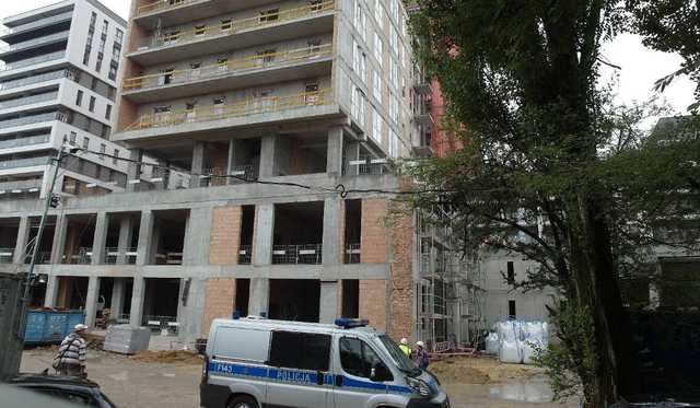 В польском Лодзе украинский рабочий упал с высотки и разбился насмерть