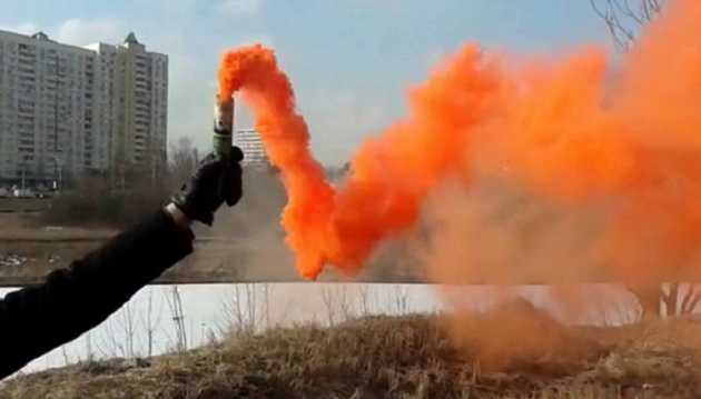 С титушками и дымовой шашкой: в Одессе супруги устроили громкий раздел имущества