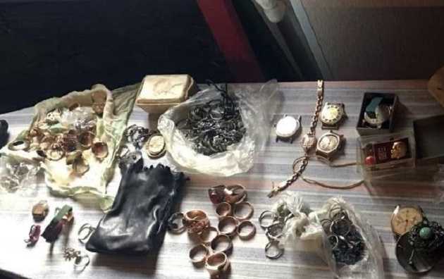 Под Киевом задержали банду рэкетиров, которая помогала "решать вопросы" главе поселкового совета