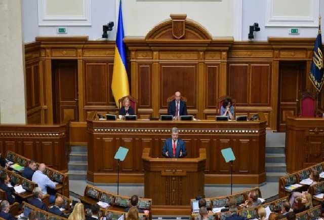 Армия должна быть готова к силовому сценарию освобождения Донбасса, – Порошенко