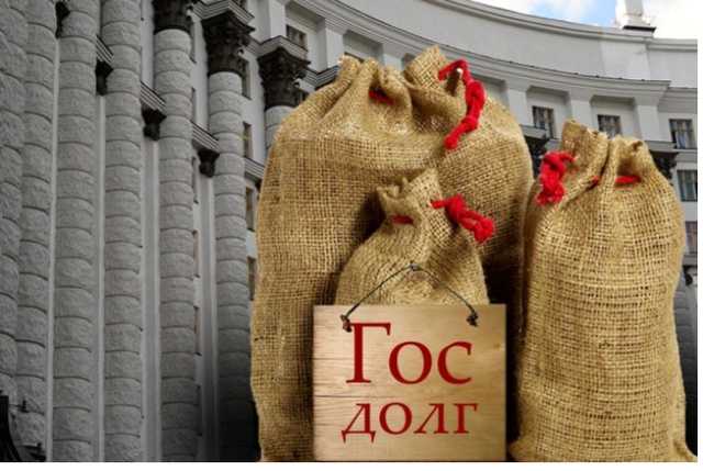 Украина вернулась к пиковым выплатам по госдолгу