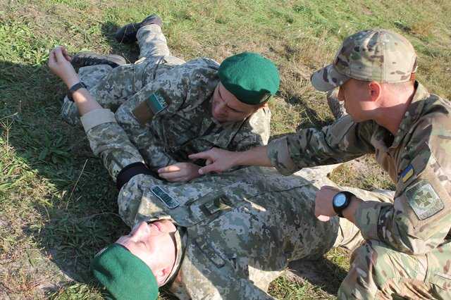 Пограничники провели учения на границе: появились яркие фото