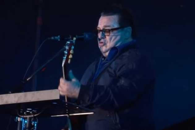 Разжиревшие Апина и Саруханов дали концерт в Донецке