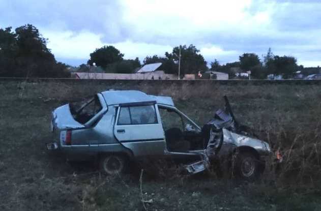 Под Николаевом скоростной поезд раздавил легковушку, есть жертвы