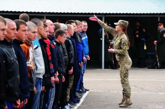 Правительство Украины сегодня утвердит количество призываемых срочников