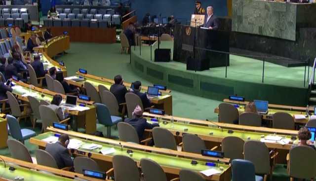 Появились фото выступления Порошенко перед полупустым залом Генассамблеи ООН