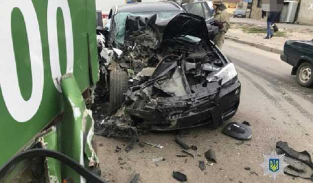 В Харькове пьяный водитель BMW протаранил маршрутку