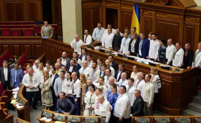 Лишь 43 % нардепов исправно ходили на работу в сентябре – КИУ