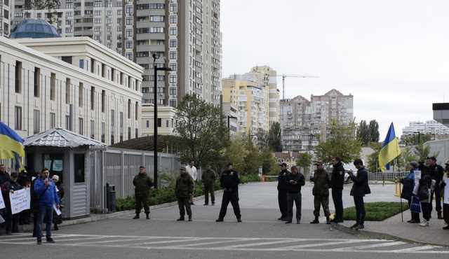 Активісти вимагають відставки Ситника