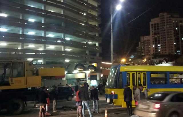 Люди оказались в заложниках: в Киеве произошел транспортный коллапс