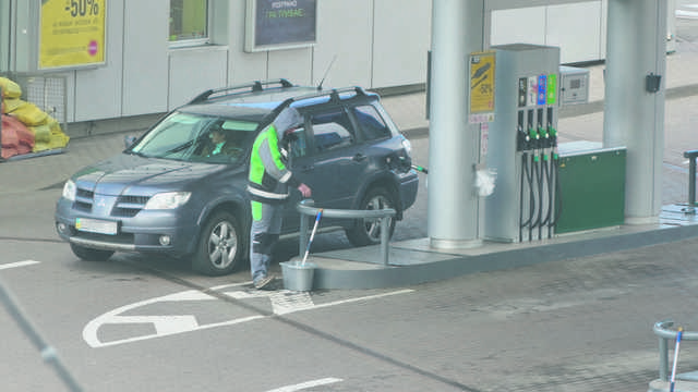 Бензин в Украине может подорожать почти до 38 грн за литр