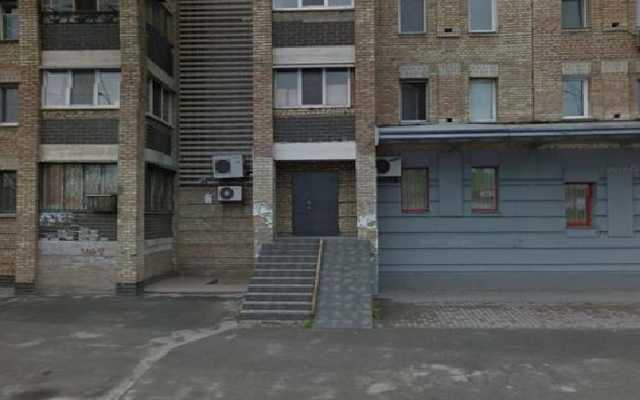 В Киеве вместо пандуса для инвалидов установили горку-трамплин