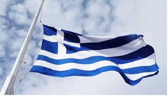 У берегов Греции задержали украинское судно с нелегалами