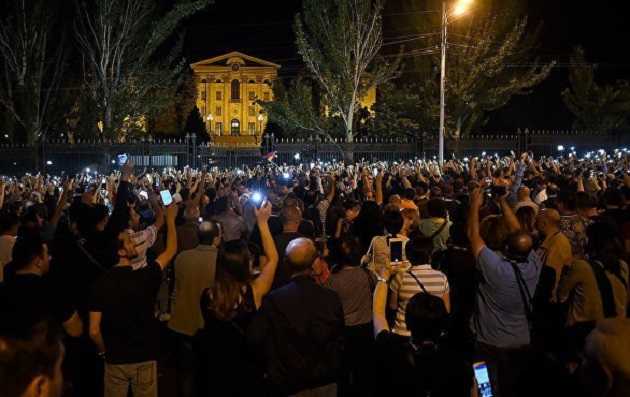 В Армении начались новые масштабные протесты: что произошло