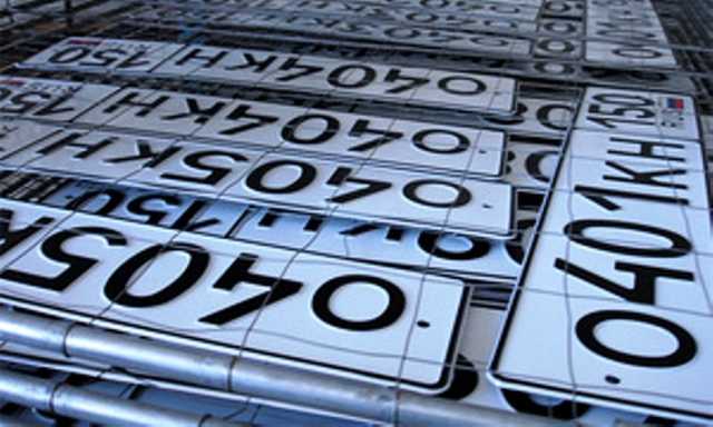 В Киеве задержали вора, укравшего сотню автомобильных номеров