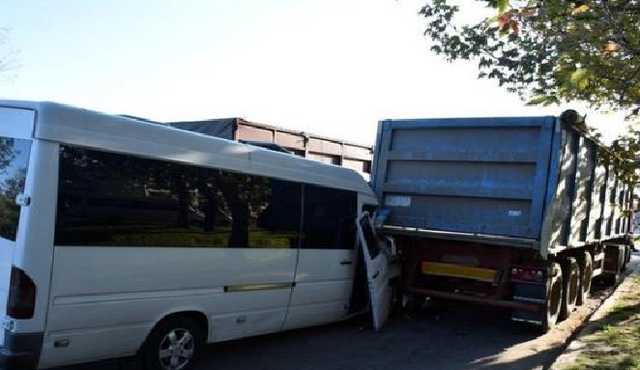 Виновником ДТП в Николаеве, в котором пострадали 10 человек, назвали солнце