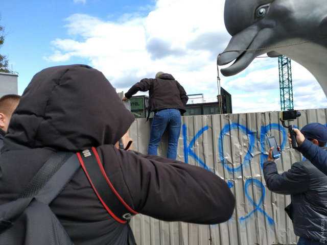 Против застройки. На пляже Ланжерон в Одессе стрельба и стычки с полицией