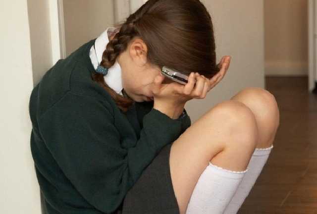 В Винницкой области 12-летняя школьница призналась учителям, что ее насилует отчим