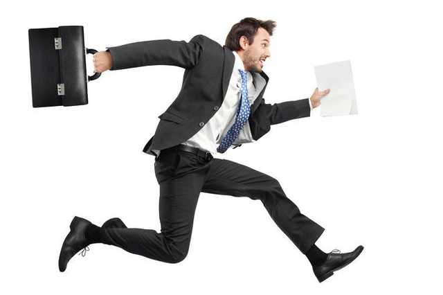 Бегут в поля — украинцы не хотят работать в банках