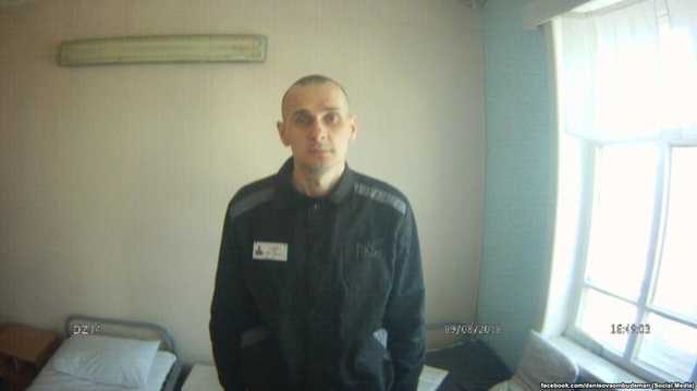 «Пригрозили из него сделать овощ»: Адвокат Сенцова рассказал, почему он прекратил голодовку