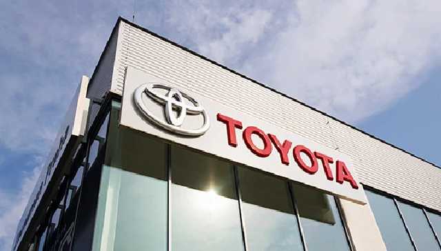 Toyota отзывает 2,4 млн гибридных авто