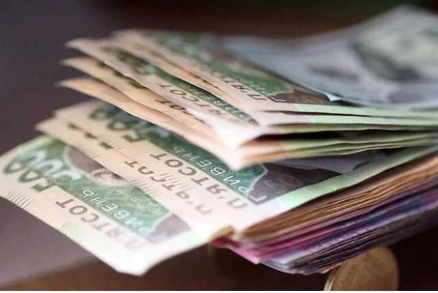 Около 8 миллионов украинцев получают зарплаты в конвертах, - ГФС