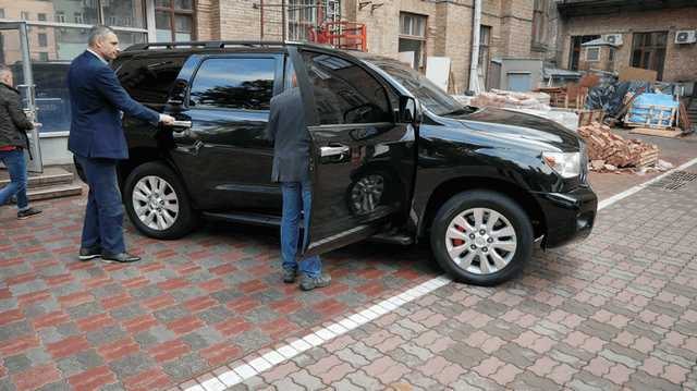 Полиции запретили эвакуировать автомобили по новому закону