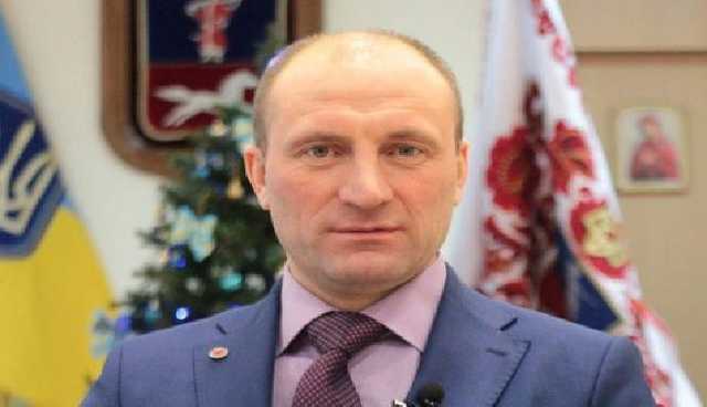 Мэр Черкасс Бондаренко записал Lexus на мать, но ездит на нем сам