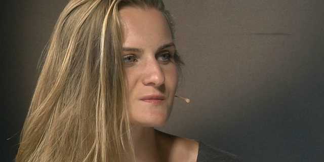 "Портрет откинулся". В Facebook продают картину-трансформер с Порошенко